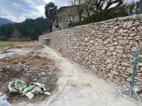 Construcción de muros de pared seca en Ripoll