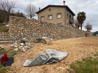 Construcción de muros de pared seca en Ripoll