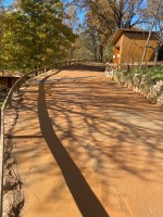 Paviments amb quars de color per camí a Ripoll