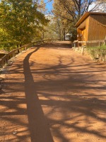 Pavimentación de camino con cuarzo color en Ripoll